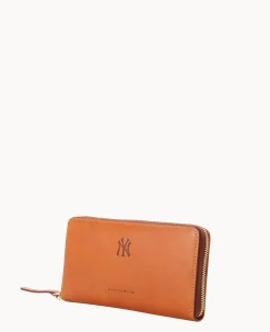 MLB Yankees Large Zip Around Wristlet