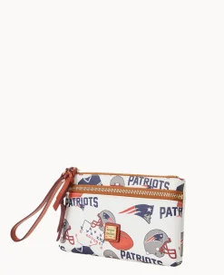 NFL Patriots Double Zip Wristlet
