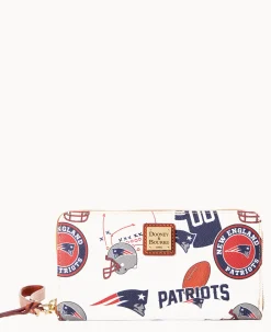 NFL Patriots Large Zip Around Wristlet