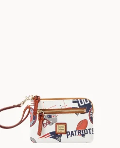 NFL Patriots Zip Around Wristlet