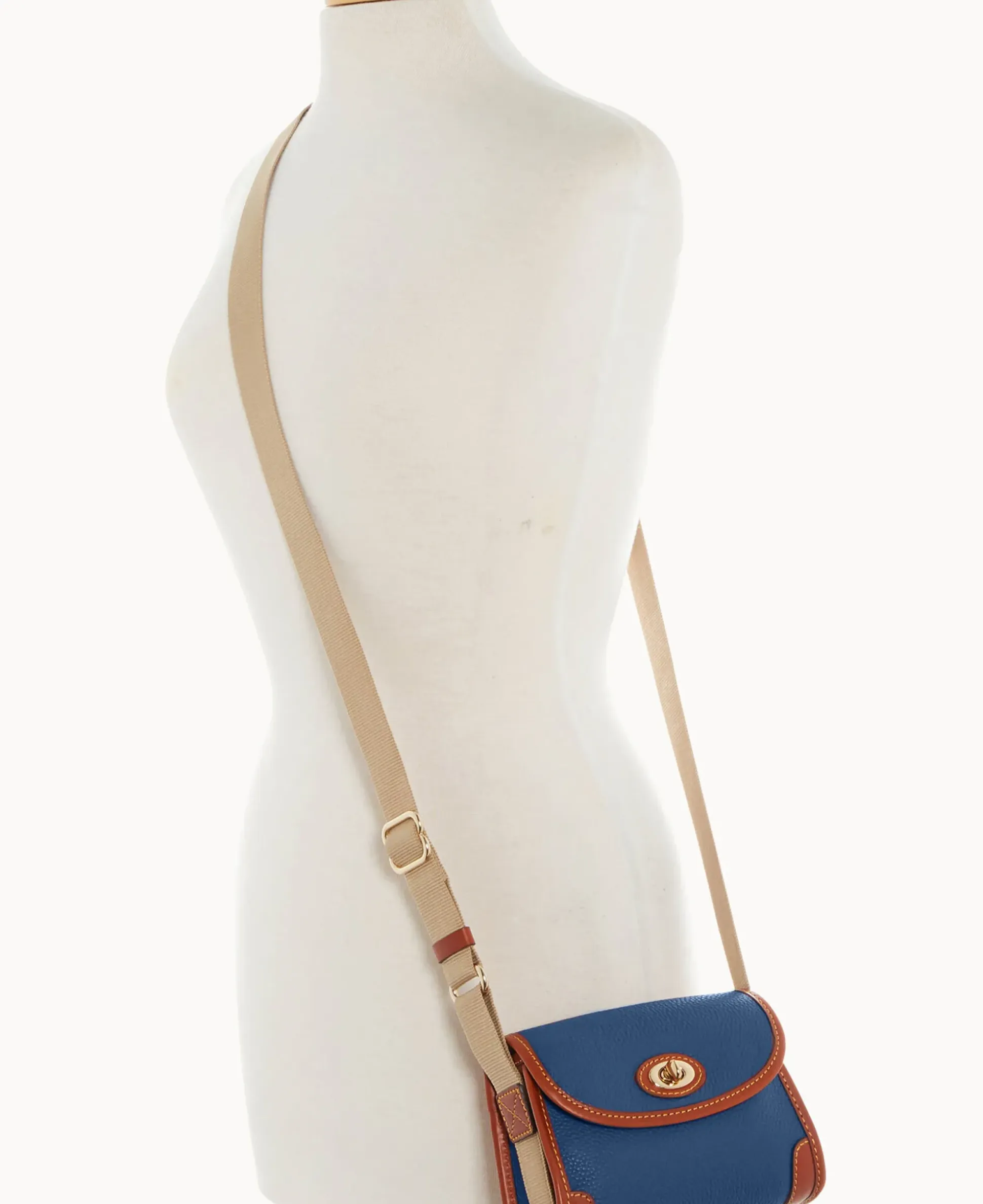Pebble Grain 18 Crossbody