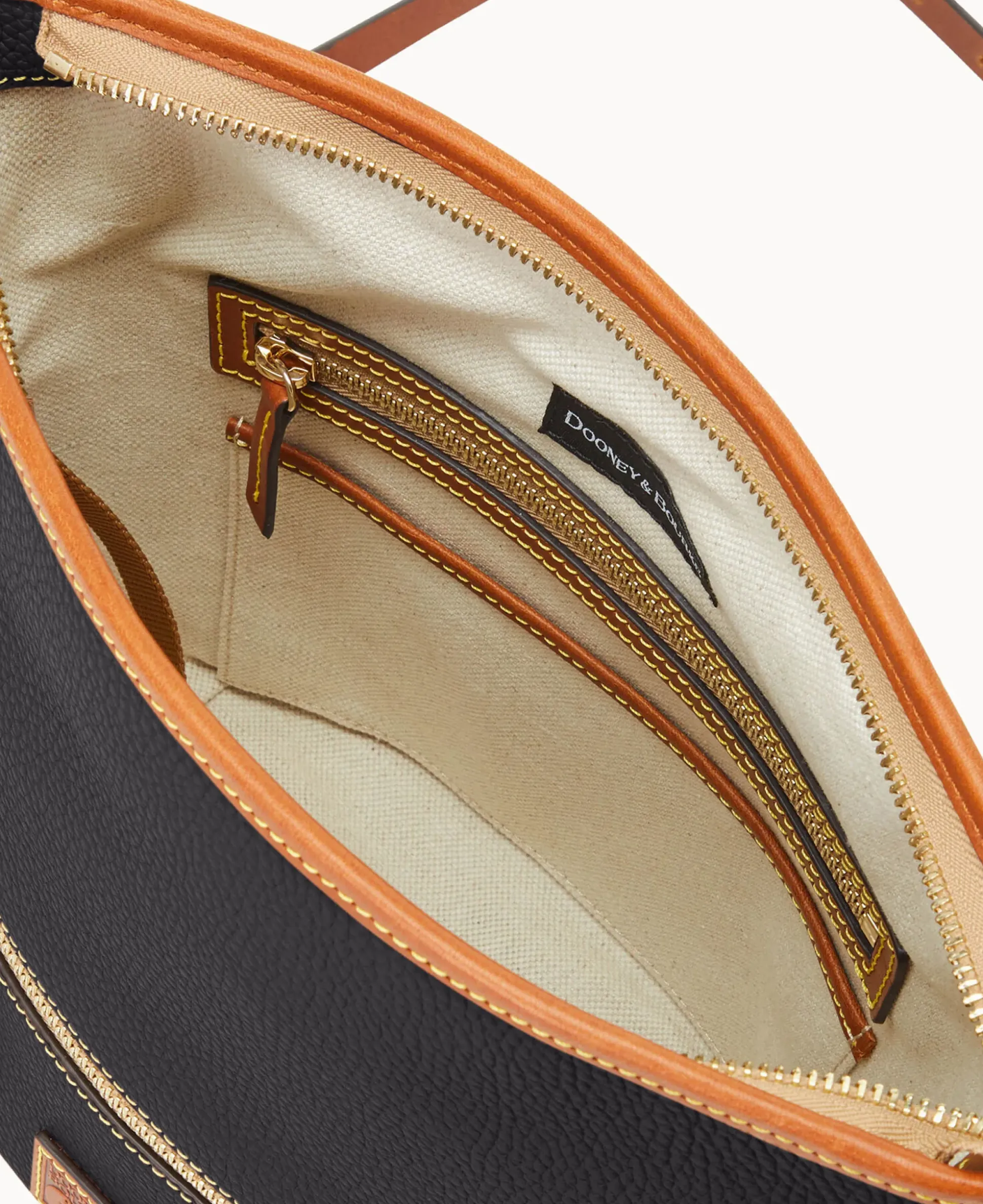 Pebble Grain Zip Sac