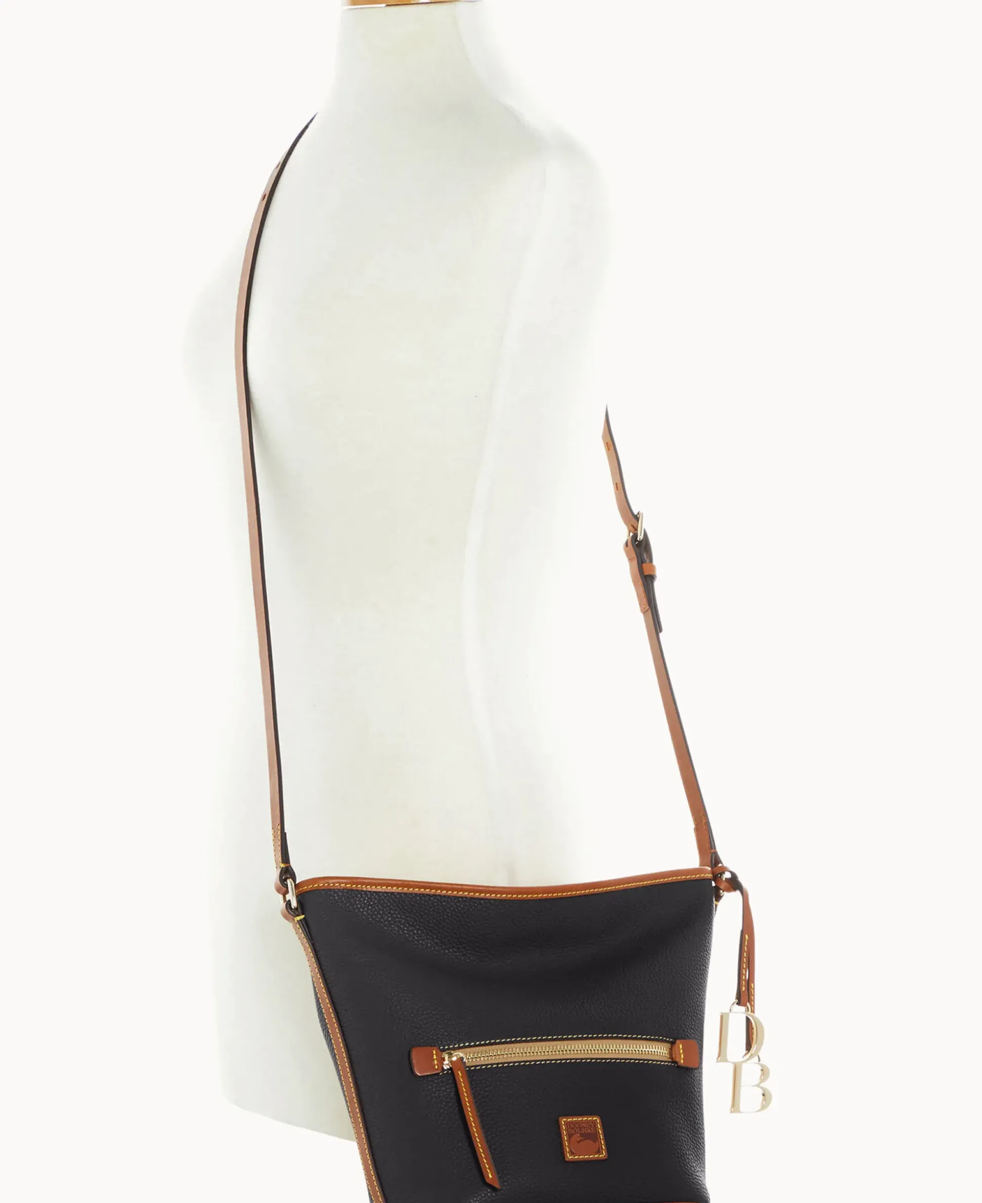 Pebble Grain Zip Sac