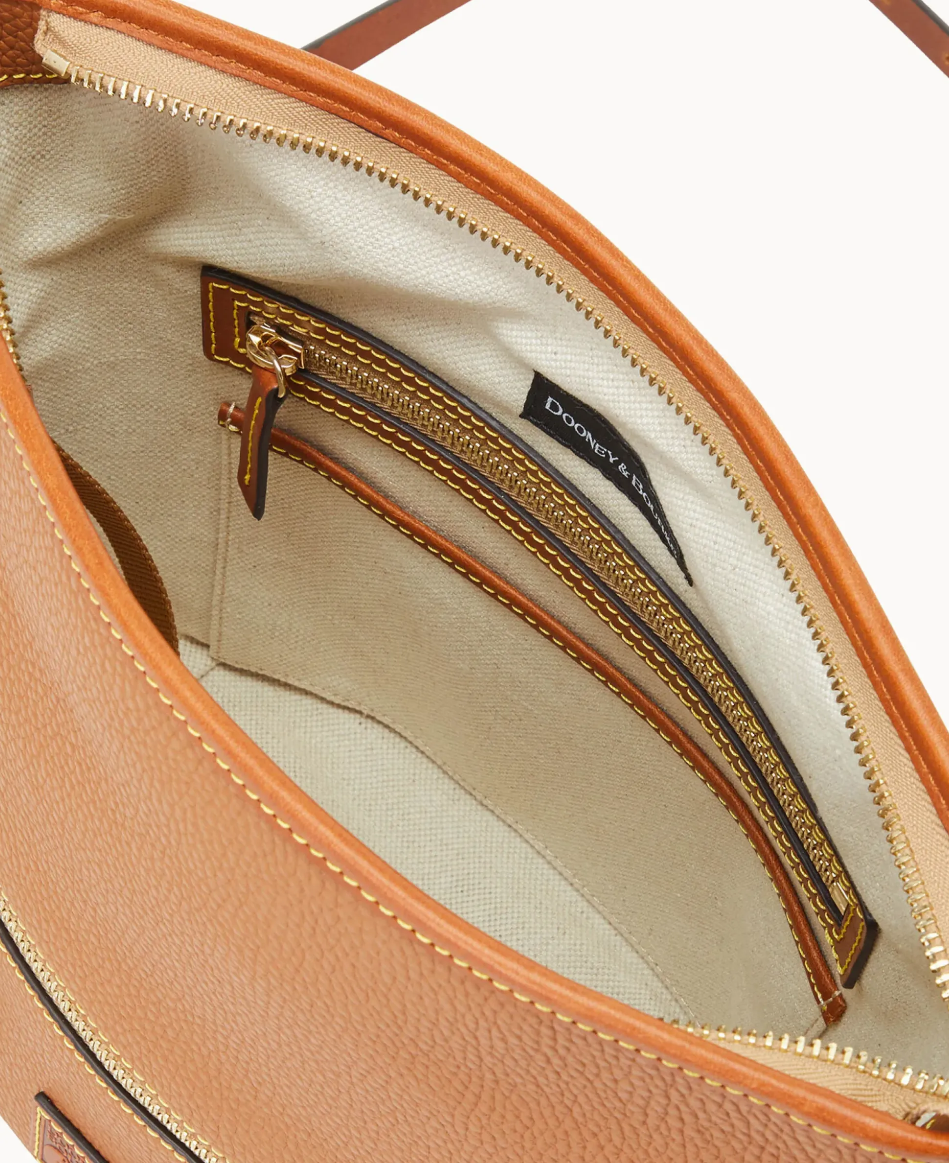 Pebble Grain Zip Sac