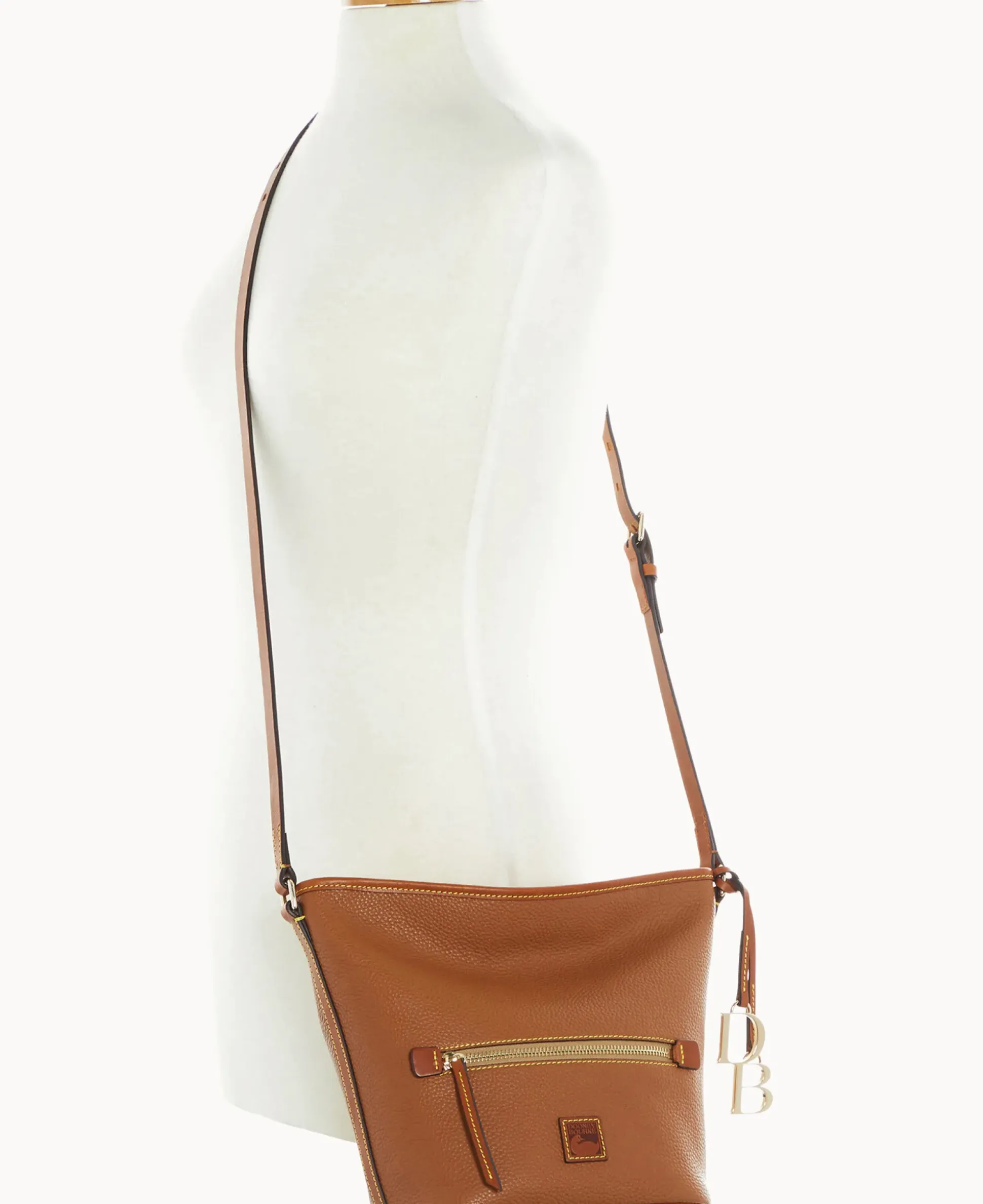 Pebble Grain Zip Sac