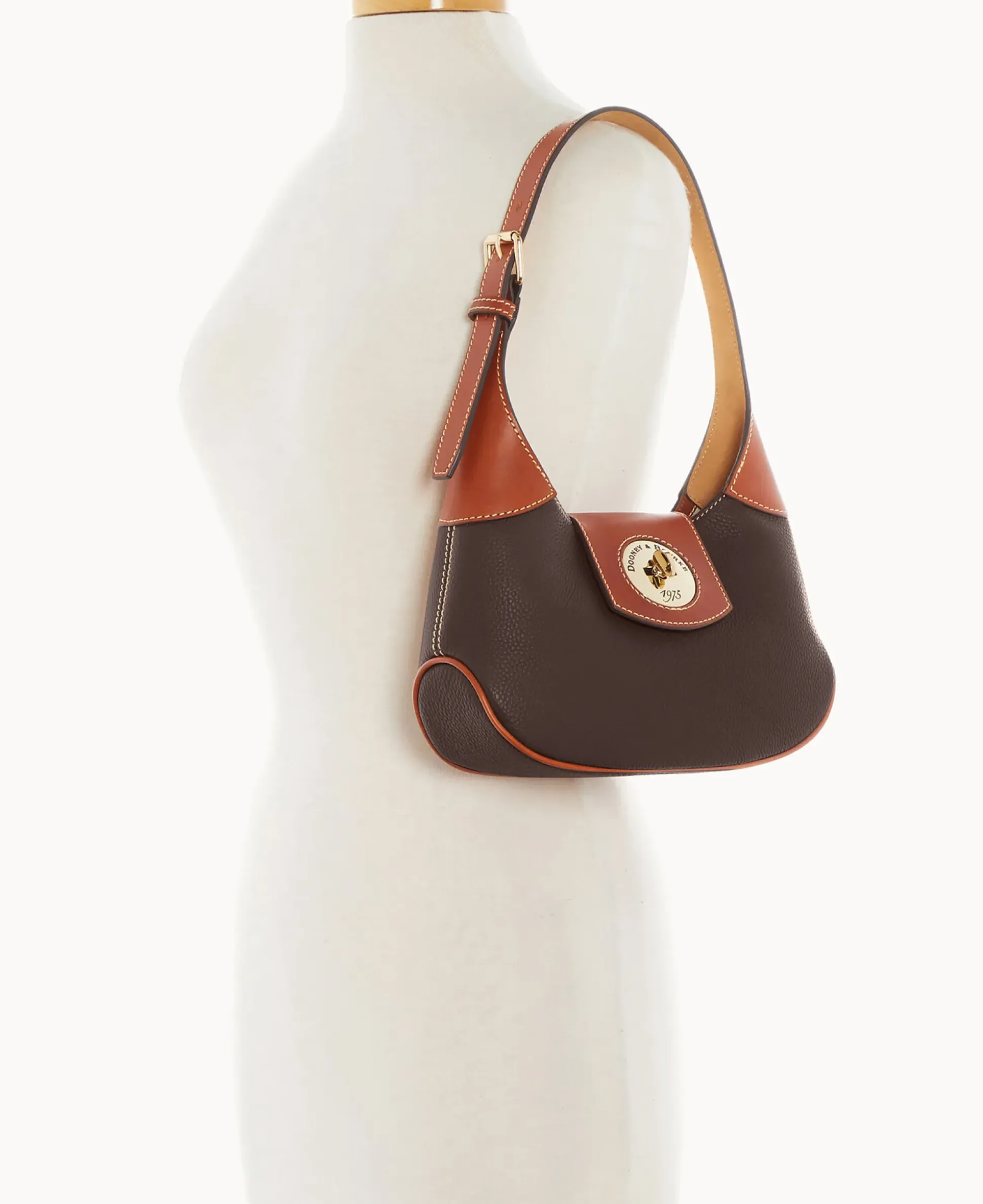 Pebble Turnlock Hobo 26